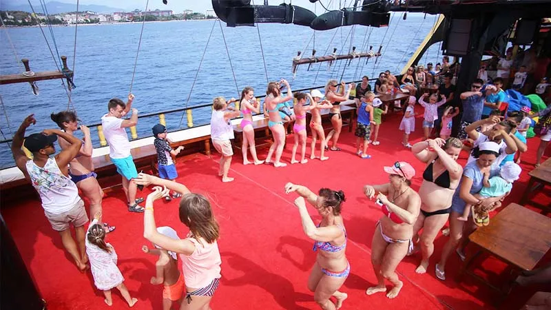Alanya Pirate Boat Trip (Premium) - Image 4