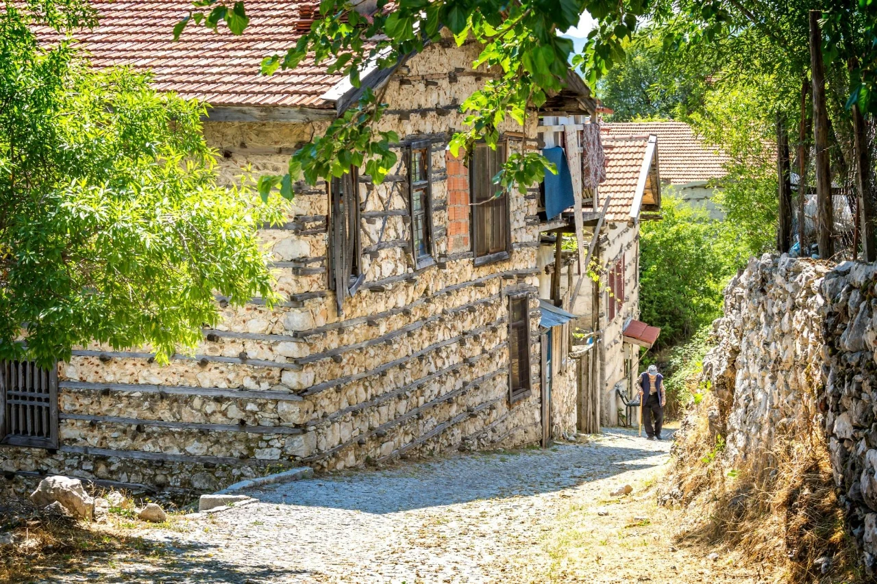 Altınbeşik Cave & Ormana Button Houses Village Tour from Side - Image 4