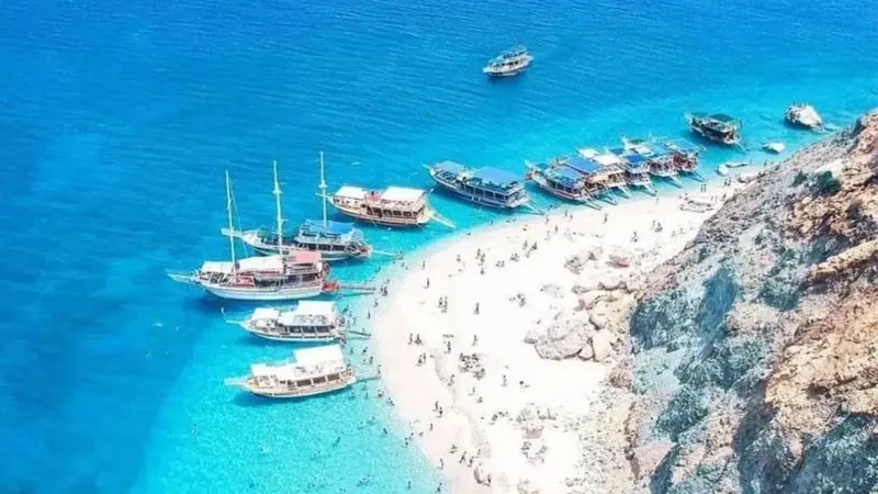 Suluada Island Boat Tour - Image 1